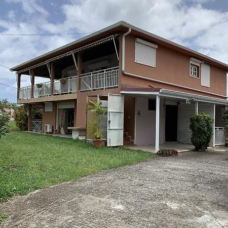 Hébergement mouchas F4 - dans Villa les Polycias Sainte-Luce Extérieur photo