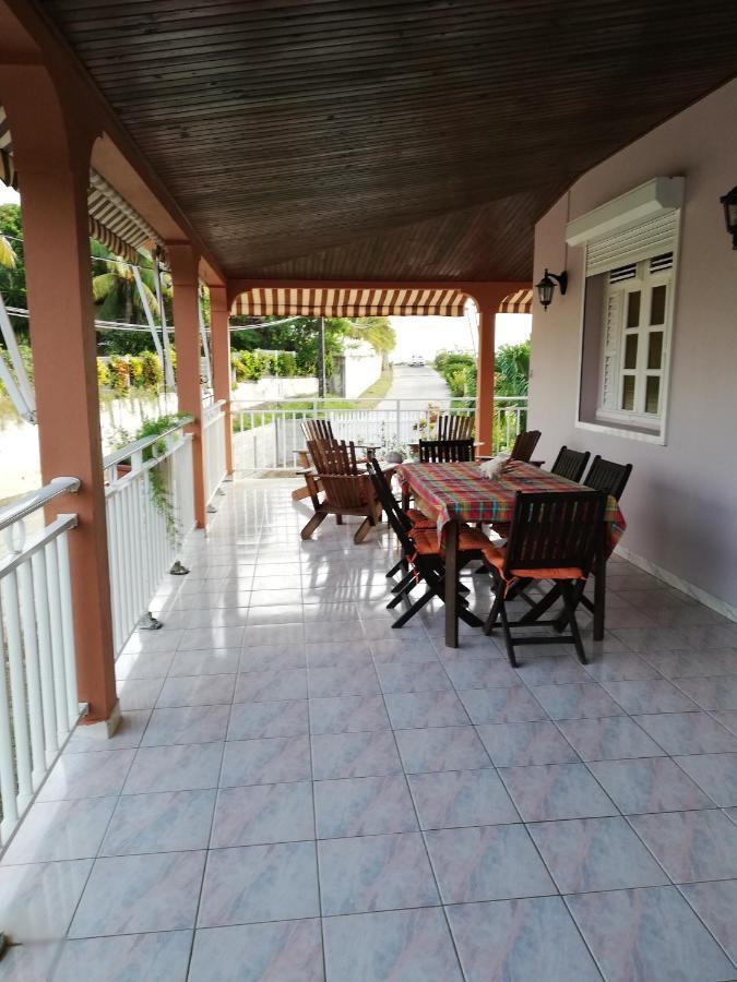 Hébergement mouchas F4 - dans Villa les Polycias Sainte-Luce Extérieur photo