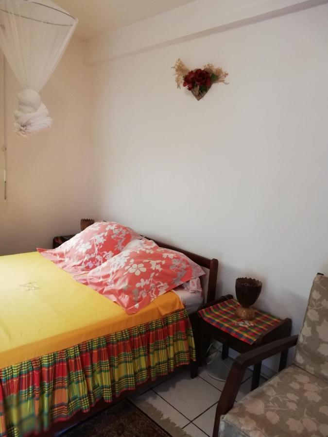 Hébergement mouchas F4 - dans Villa les Polycias Sainte-Luce Extérieur photo