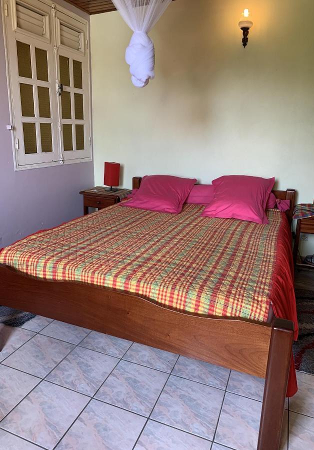 Hébergement mouchas F4 - dans Villa les Polycias Sainte-Luce Extérieur photo