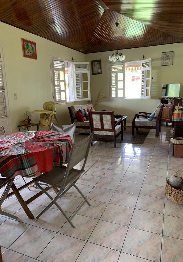 Hébergement mouchas F4 - dans Villa les Polycias Sainte-Luce Extérieur photo